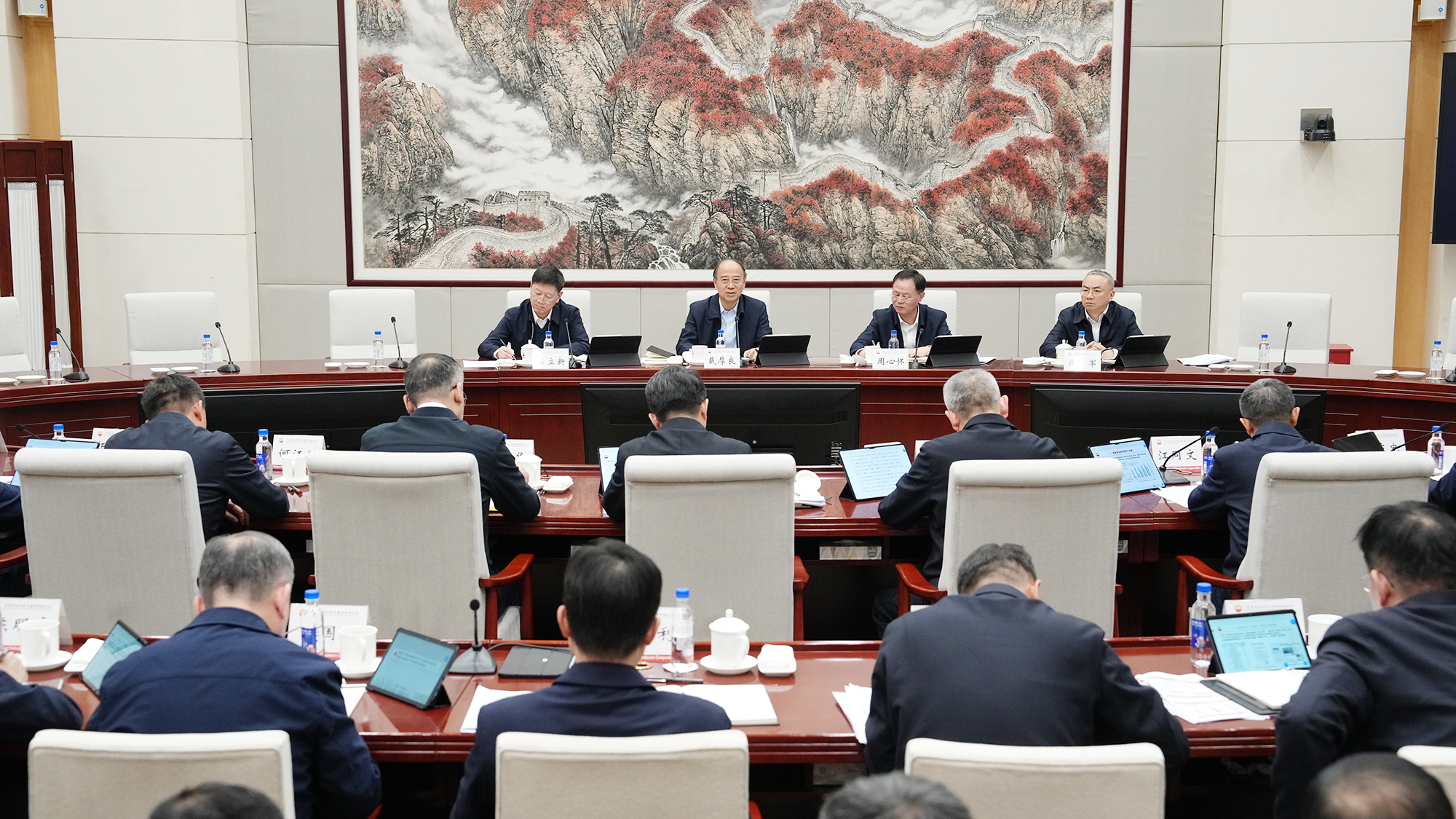 中国石油集团召开碳达峰碳中和工作领导小组、新兴产业领导小组会议