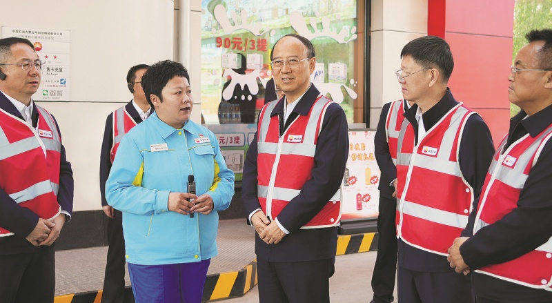 戴厚良到驻内蒙古部分石油石化企业调研