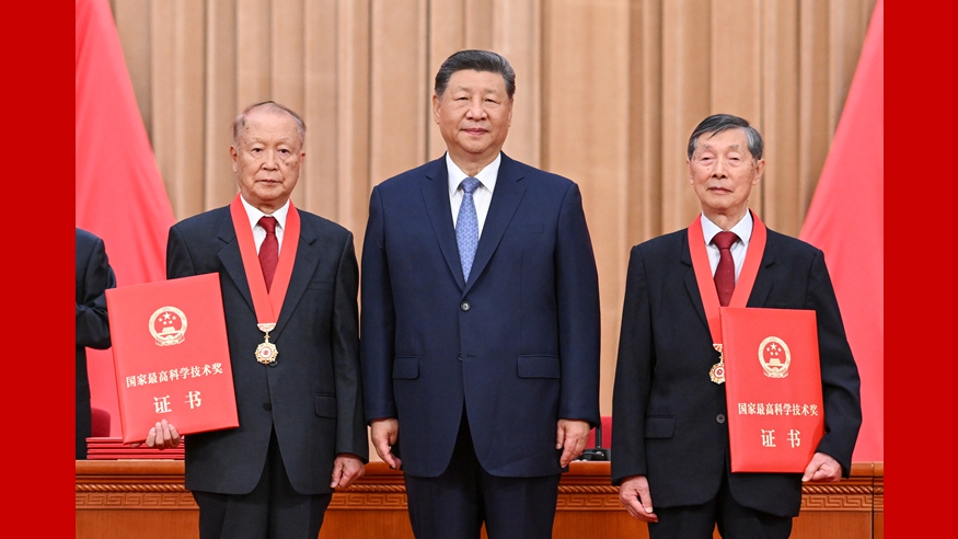 习近平出席国家科学技术奖励大会两院院士大会中国科协第十一次全国代表大会并发表重要讲话 